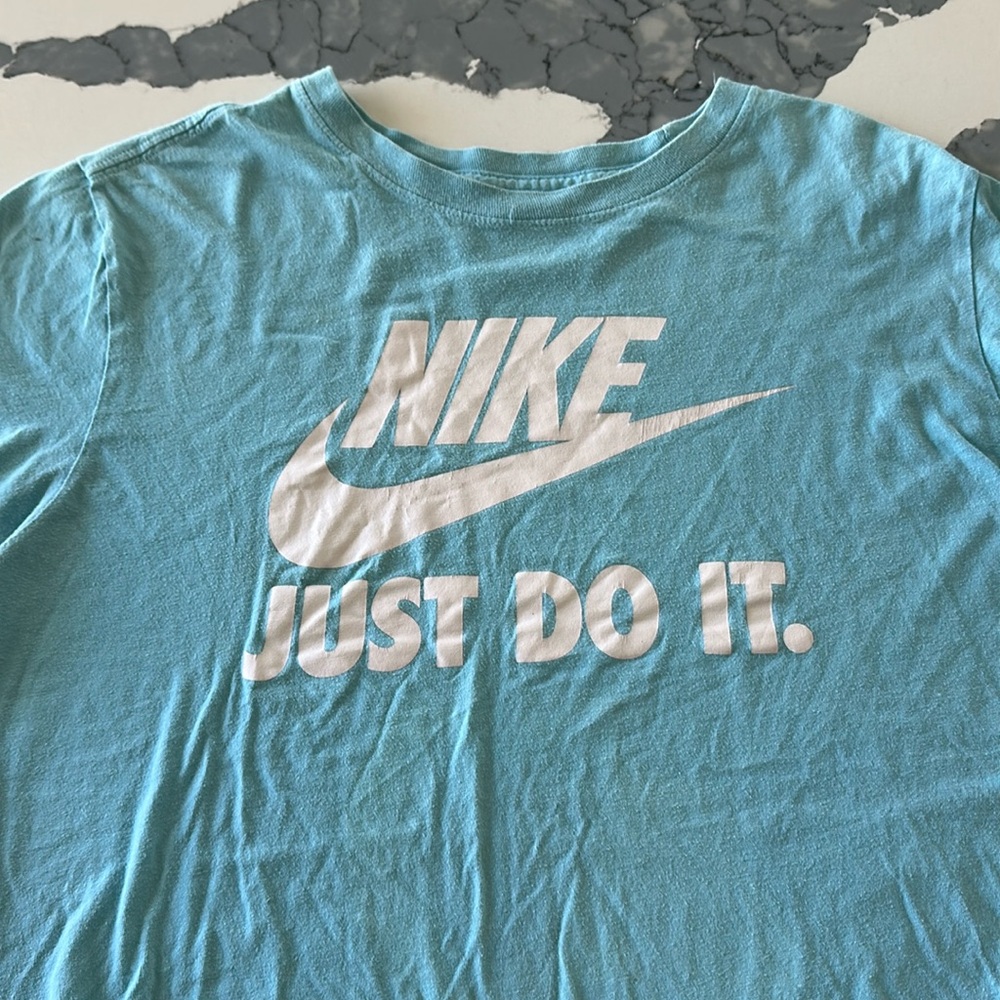 MENS LIGHT BLUE NIKE TEE SHIRT